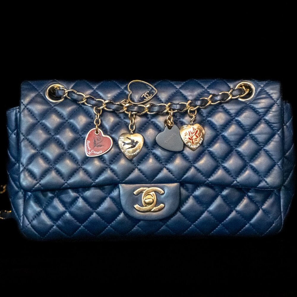 โค๏ธVALENTINE'S SPECIALโค CHANEL Valentine's Charms Matelasse Quilted Lambskin Blue - Picture 3 of 15